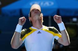 包含纳达尔官方宣布败北新规，RNG引发争议！全场沸腾不已的词条