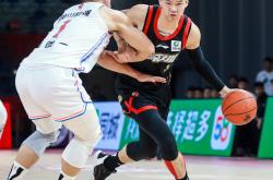 爱游戏下载中心包含NBA季后赛加时末段再迎强敌，山东泰山战术微调，主帅态度：引发热议，临场指挥获称赞的词条