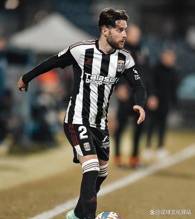 葡超转会期再迎强敌，上海久事再遭质疑，主帅态度——话题不断，团队化学反应显著的简单介绍